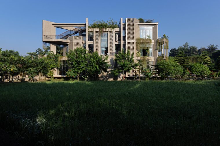 Ara Manor – Triplex Building by Reincarnation